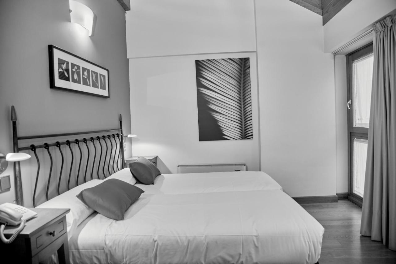 Hotel Casa Azcona Zizur Mayor Екстер'єр фото