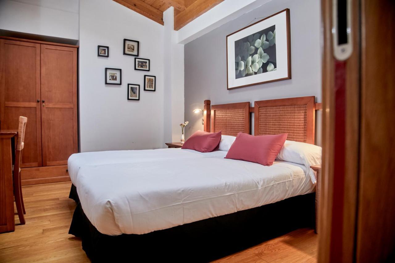 Hotel Casa Azcona Zizur Mayor Екстер'єр фото