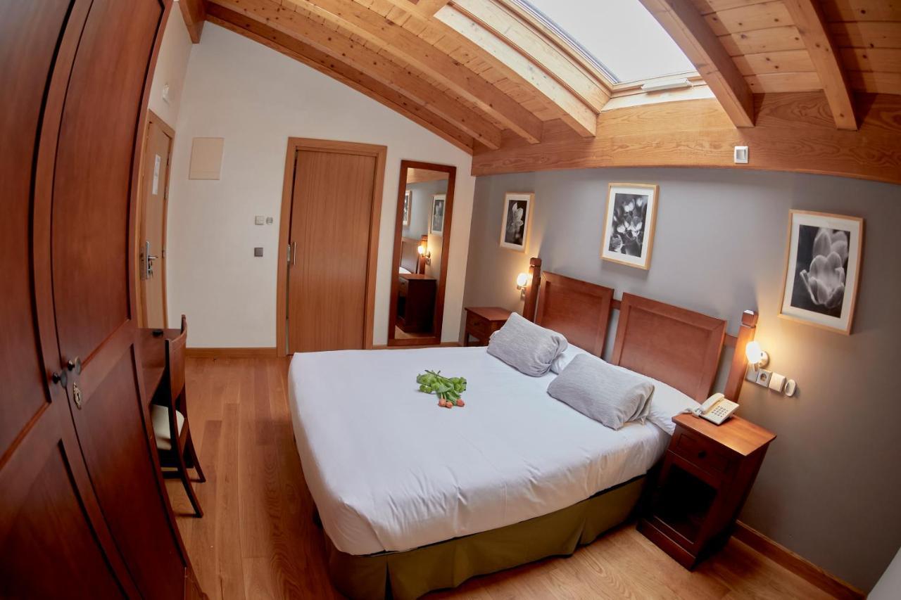Hotel Casa Azcona Zizur Mayor Екстер'єр фото