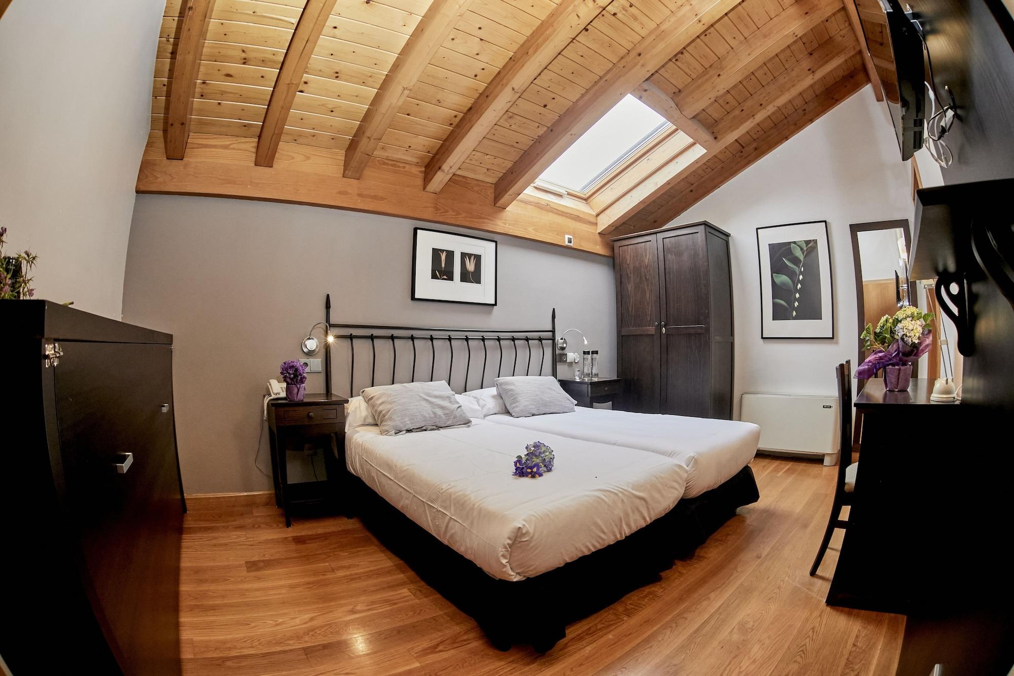 Hotel Casa Azcona Zizur Mayor Екстер'єр фото